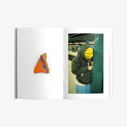 WHITEBOOK 01 - IT´S A CIRCLE (REGULAR EDITION)