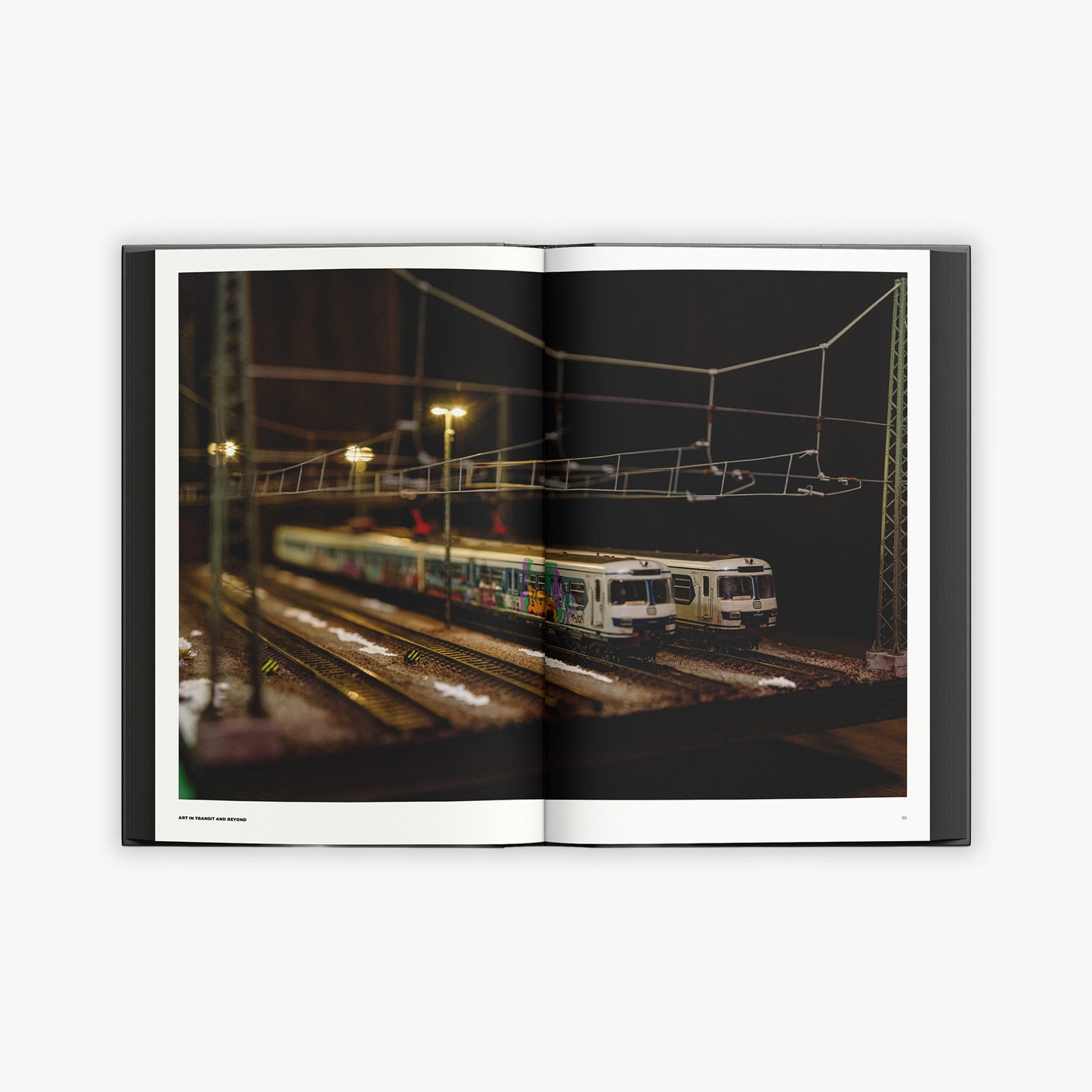 ART IN TRANSIT AND BEYOND – Hallenkunst Katalog