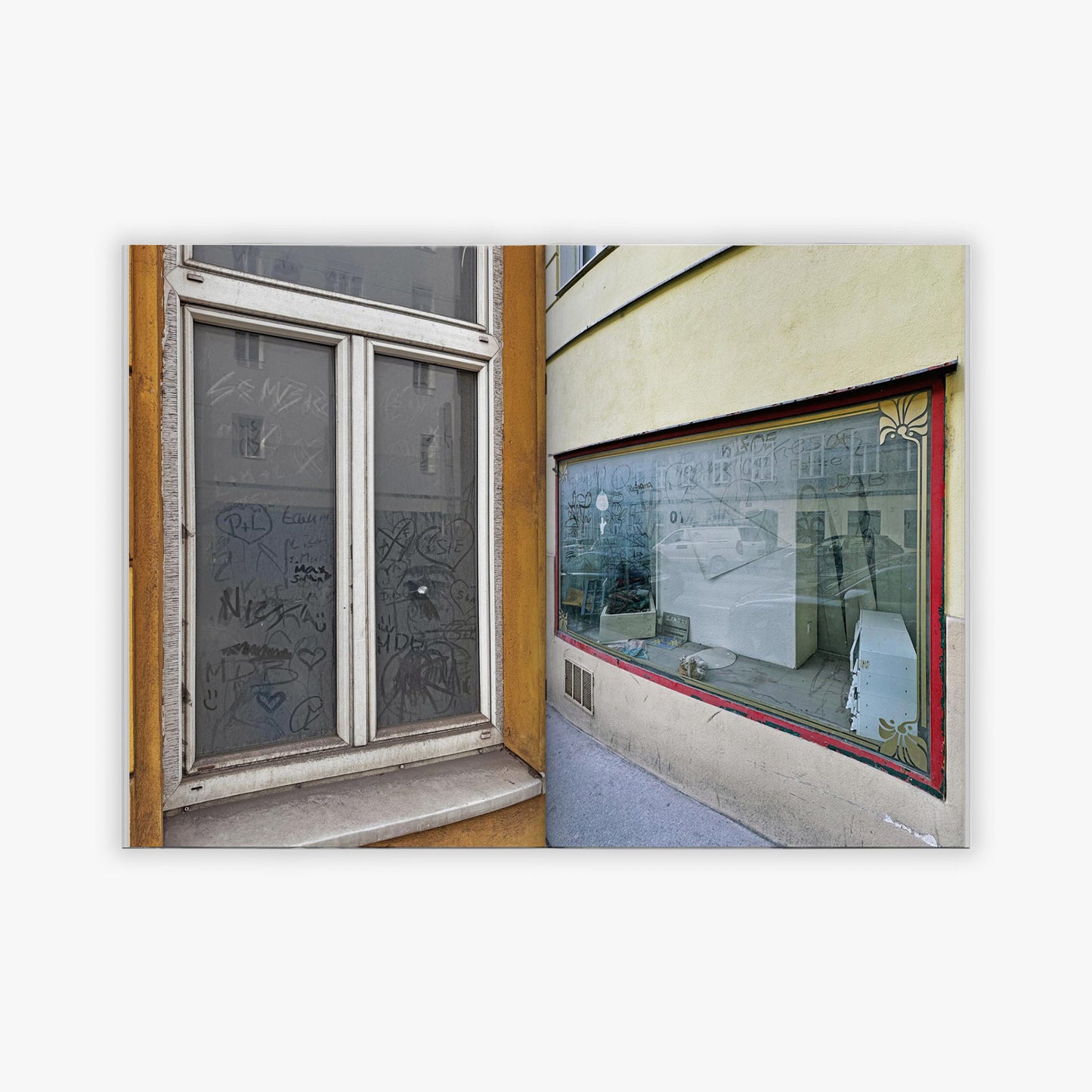 Dirty Windows – Ephemeral Viennese Dust-Tags